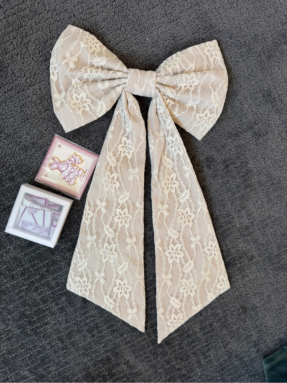 Cream Lace Large Bow + Lacemade Accessories